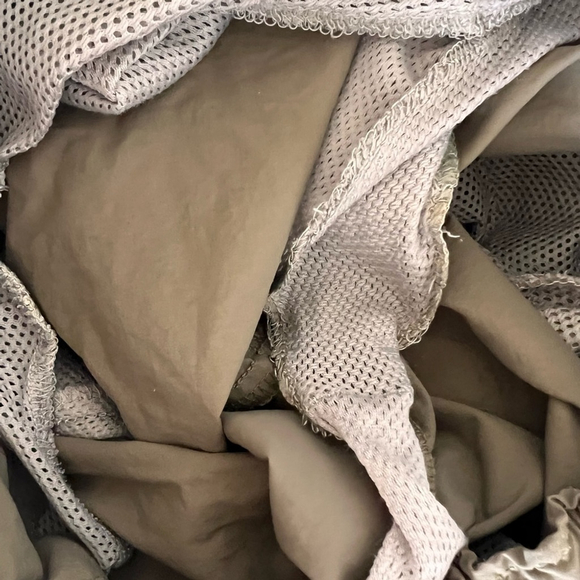 Columbia Beige Utility Cargo Shorts Size M - Picture 6 of 6